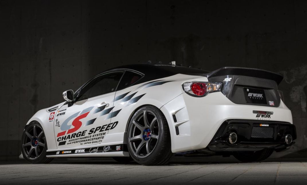 work ホイール EMOTION T7R 装着車両 白い86 7本スポーク ブロンズカラー