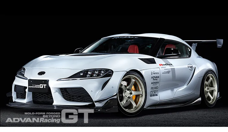 ADVAN Racing GT BEYONDを装着したGRスープラのカスタム車両