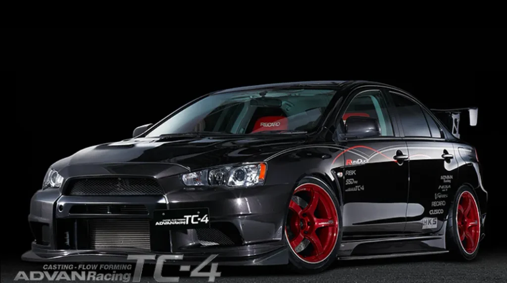 ADVAN Racing TC-4のレッドを装着した三菱ランサーエボリューションX