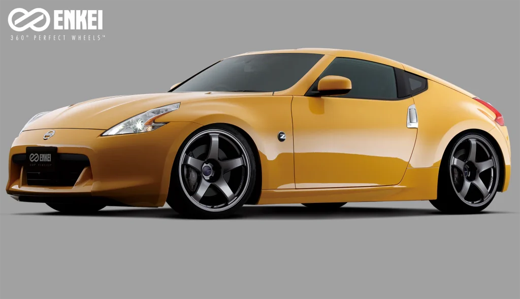 ENKEI PF05を装着した日産フェアレディZ