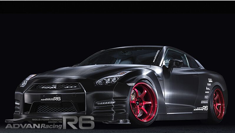 ADVAN Racing R6 選ばれる理由 ニッサンGT-R 赤いホイール ヨコハマホイール装着事例