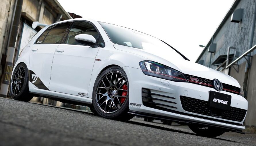 WORK ホイール M8R装着フォルクスワーゲン ゴルフGTI - work製ホイールのインチ別適合車種と最適サイズ選択事例
