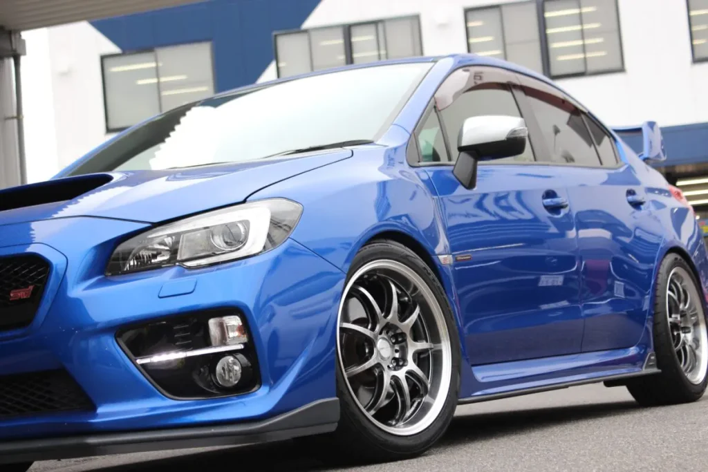 WORK EMOTION D9Rを装着したブルーのスバルWRX STI