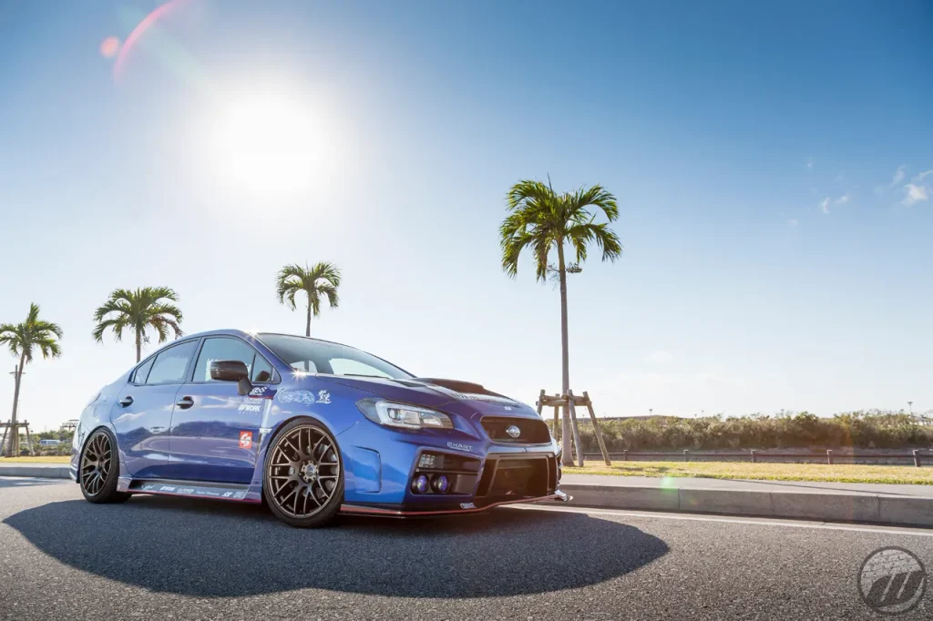 WORK EMOTION M8Rを装着したブルーのスバルWRX