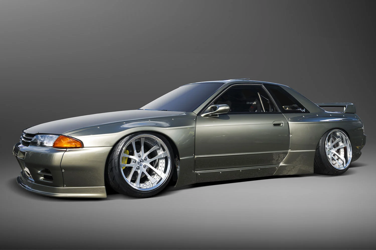 Kranze LXZ FORGEDを装着した日産スカイラインR32