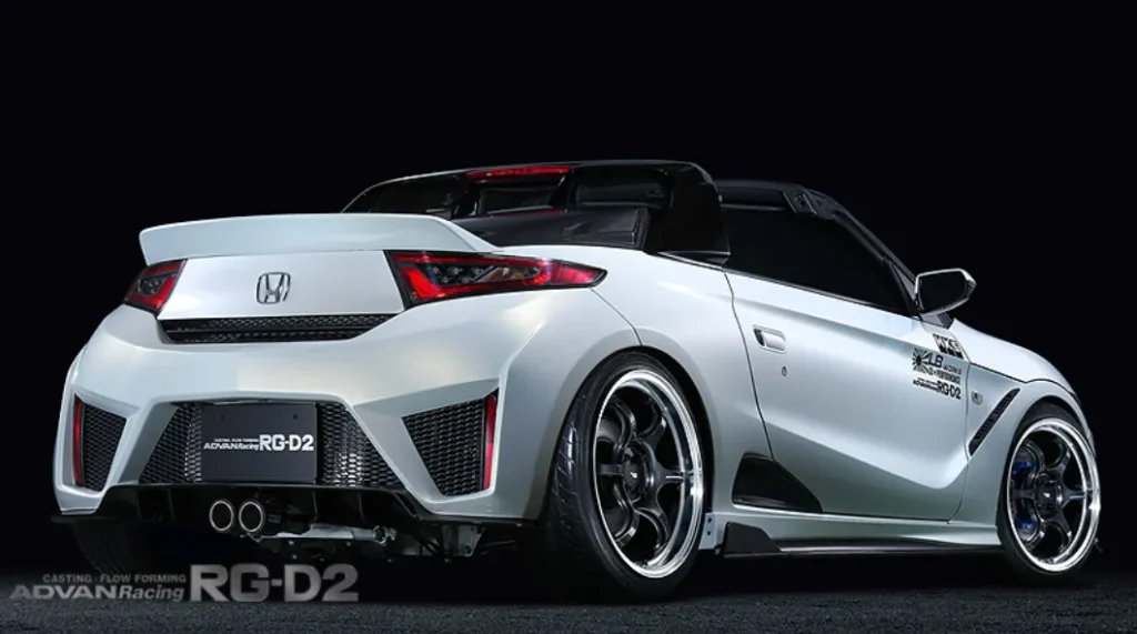 ADVAN Racing RG-D2を装着したホワイトのホンダS660
