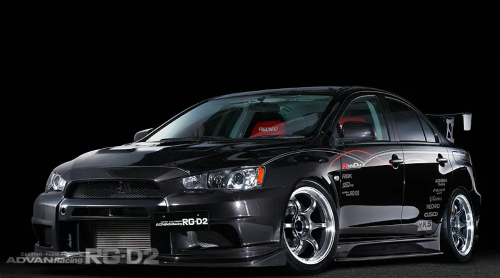 ADVAN Racing RG-D2を装着したブラックの三菱ランサーエボリューションX