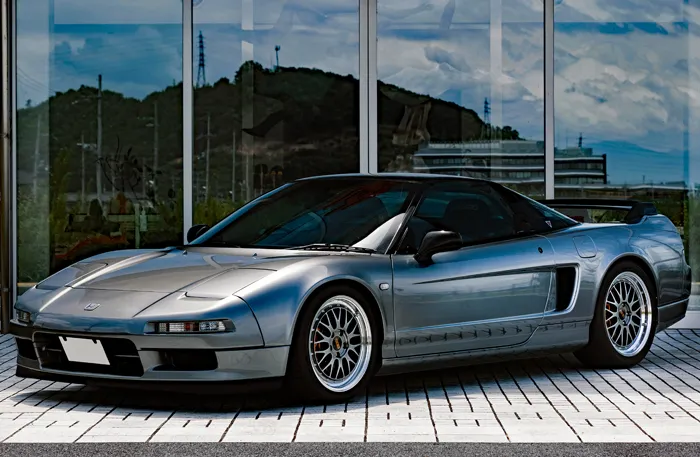 BBS LMを装着したシルバーのホンダNSX