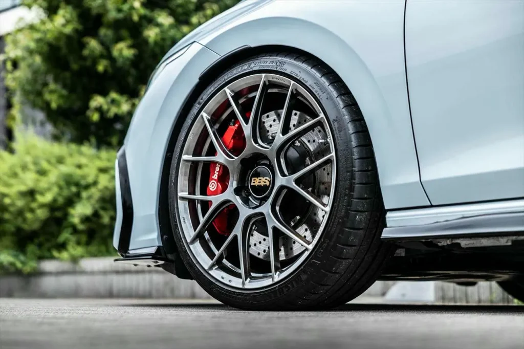 BBS RE-V7を装着した車両のホイール拡大写真