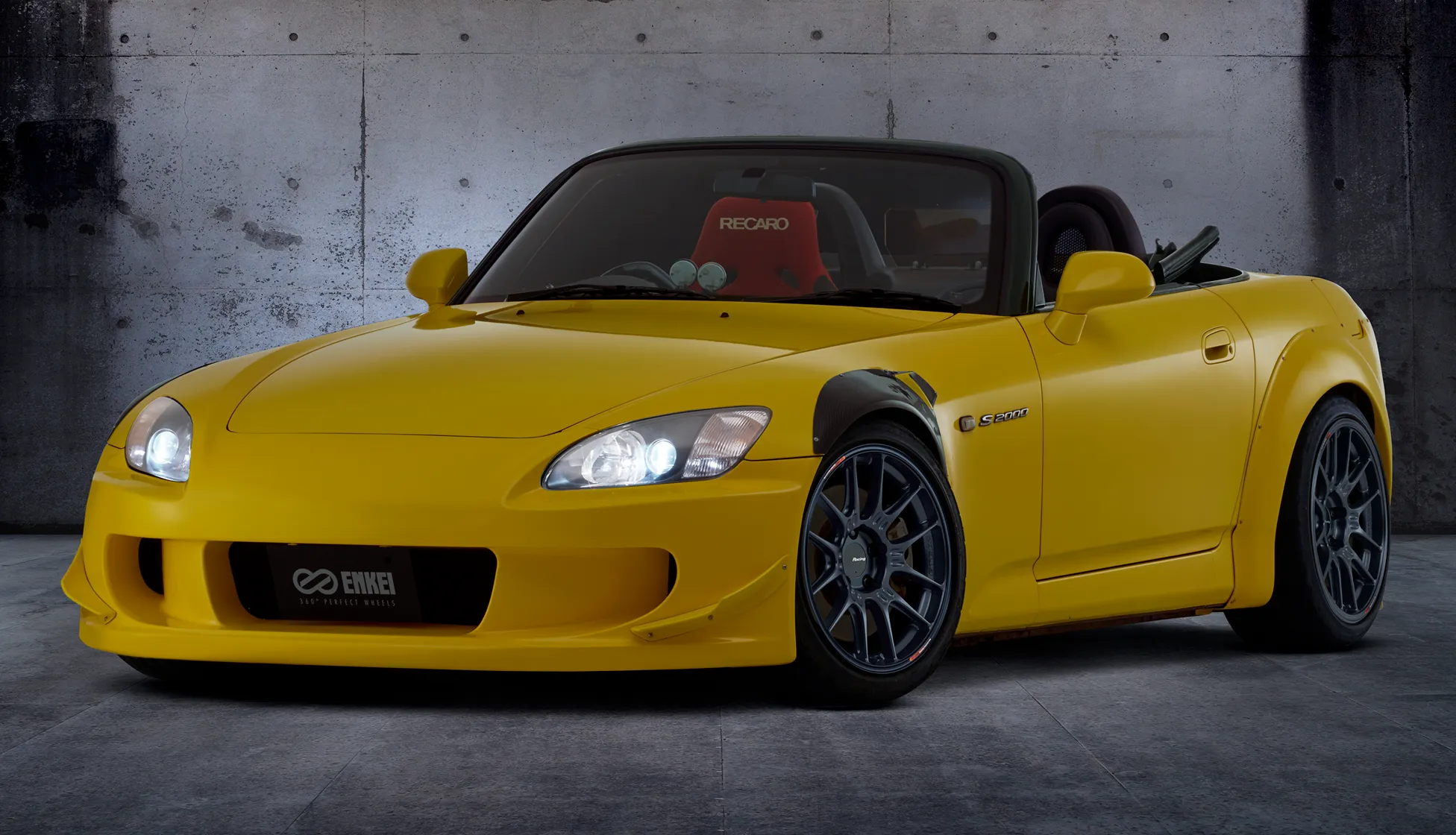 ENKEI GTC02を装着した黄色のホンダS2000